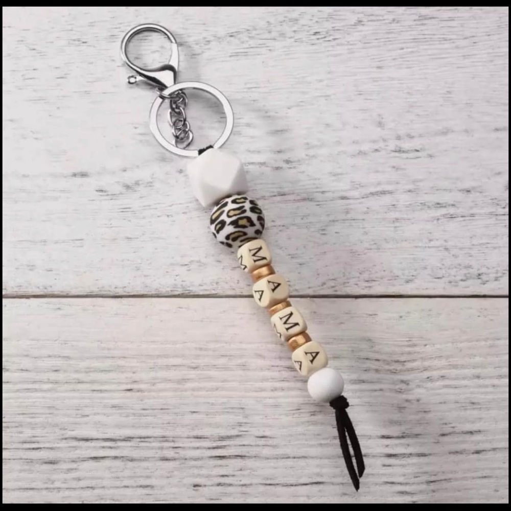 Mama leopard keychain